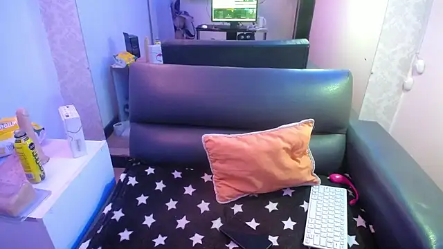 Snapshot of mia_collens chatting on February 15, 2026, 8:57 am mia collens online show from February 15, 2026, 8:57 am