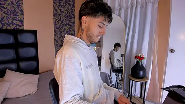 Snapshot of hinata_itachi chatting on February 19, 2026, 3:57 am hinata itachi online show from February 19, 2026, 3:57 am