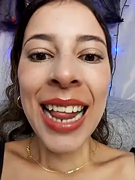 evaFiore online show from October 31, 2025, 5:03 pm