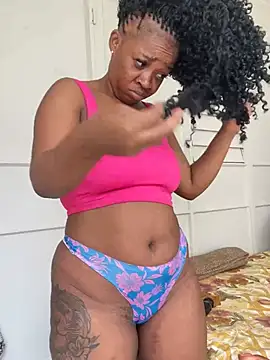 Snapshot of beverlyxxxx chatting on March 3, 2025, 12:05 pm beverlyxxxx online show from March 3, 2025, 12:05 pm