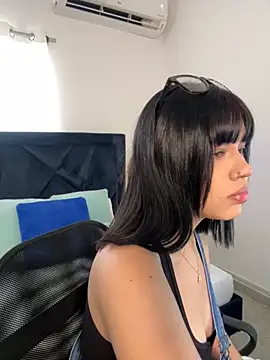 Lily Woodz online show from March 10, 2026, 7:08 pm