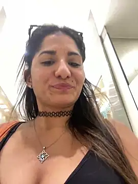 Snapshot of AlejandritaMilano chatting on February 24, 2026, 9:02 pm AlejandritaMilano online show from February 24, 2026, 9:02 pm