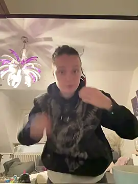 Snapshot of milabandolero chatting on December 28, 2024, 6:50 pm milabandolero online show from December 28, 2024, 6:50 pm