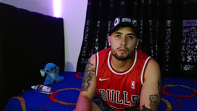 Snapshot of miia-liiam chatting on January 7, 2026, 5:32 am miia-liiam online show from January 7, 2026, 5:32 am