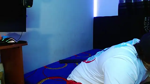 Snapshot of miia-liiam chatting on January 11, 2026, 6:51 am miia-liiam online show from January 11, 2026, 6:51 am