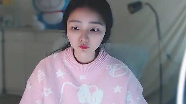 xiao-xiao-D online show from February 3, 2025, 12:57 pm