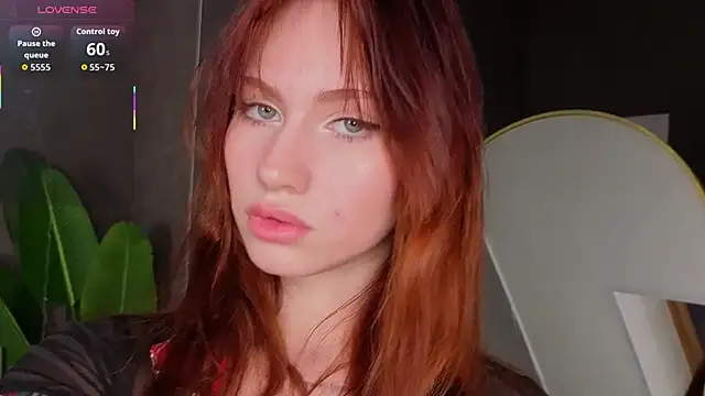Snapshot of Mollly_Rouge chatting on March 27, 2026, 12:38 am Mollly Rouge online show from March 27, 2026, 12:38 am