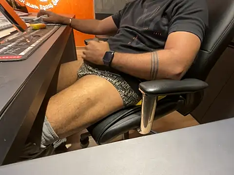 Snapshot of Nil_Talreja chatting on November 1, 2025, 12:29 pm Nil Talreja online show from November 1, 2025, 12:29 pm