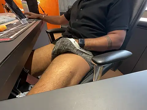 Snapshot of Nil_Talreja chatting on November 12, 2025, 9:10 am Nil Talreja online show from November 12, 2025, 9:10 am