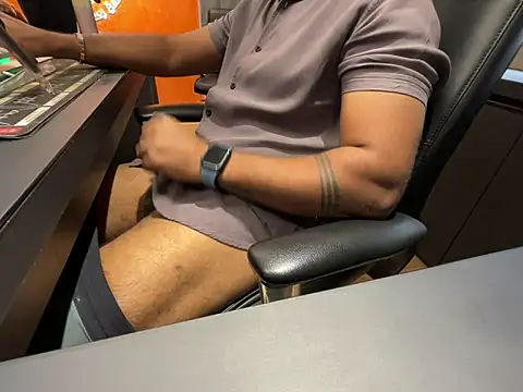 Snapshot of Nil_Talreja chatting on May 5, 2026, 9:17 am Nil Talreja online show from May 5, 2026, 9:17 am