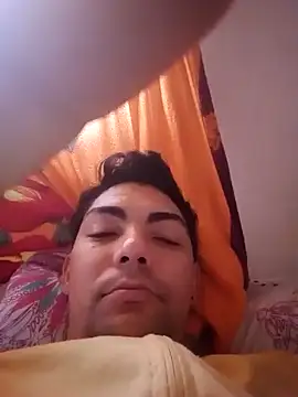 Snapshot of danienele chatting on January 14, 2025, 12:24 pm danienele online show from January 14, 2025, 12:24 pm