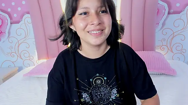 Snapshot of Lily_Martinez chatting on March 22, 2025, 8:29 am Lily Martinez online show from March 22, 2025, 8:29 am
