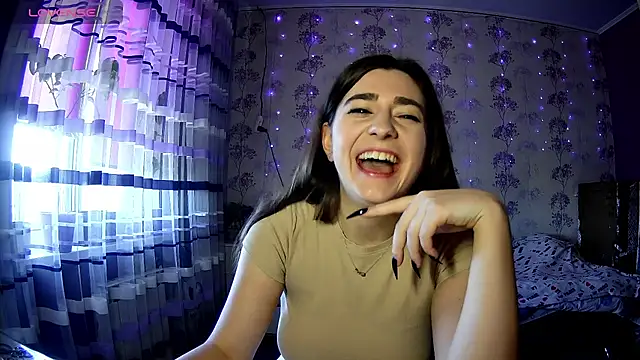 Snapshot of Sofiy_a chatting on March 7, 2026, 10:23 am Sofiy a online show from March 7, 2026, 10:23 am