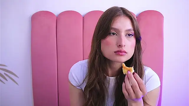 Daisha Riley online show from January 21, 2025, 12:39 pm