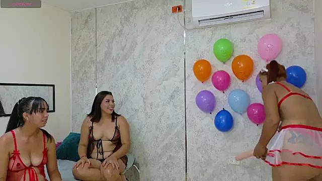 dani-lue online show from July 16, 2026, 2:23 pm