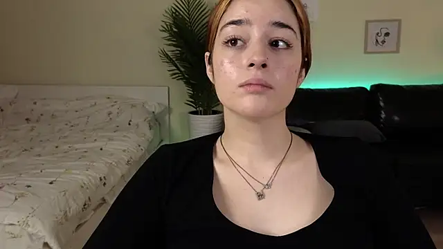 Lolly lipss  online show from January 5, 2025, 4:06 pm