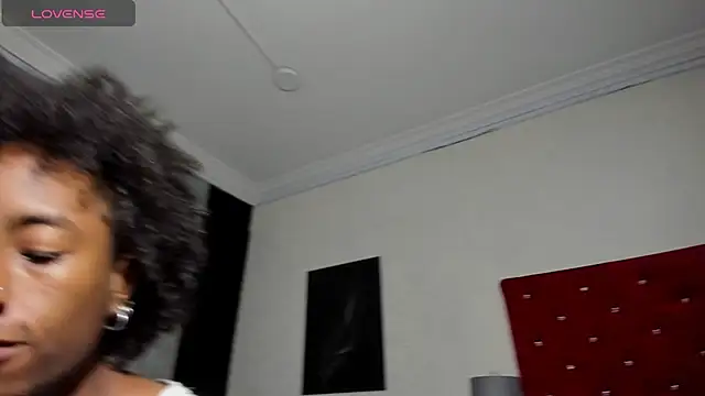 Snapshot of JhonyMiller_ chatting on February 21, 2026, 8:10 pm JhonyMiller online show from February 21, 2026, 8:10 pm