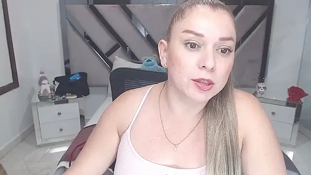 natalia5560 online show from March 11, 2025, 5:57 pm