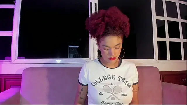 loladupont online show from September 12, 2025, 3:06 am