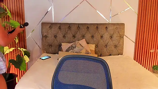 charlottee white online show from January 8, 2026, 11:07 pm