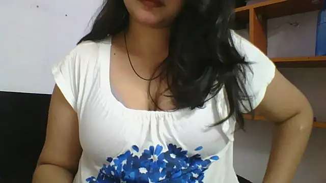 Riya Stream01 online show from April 27, 2026, 9:57 pm