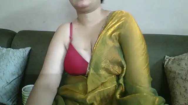 Riya Stream01 online show from May 15, 2026, 6:26 pm