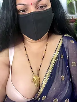 FlatVincy4 online show from October 18, 2025, 4:37 am