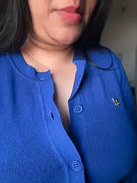 FlatVincy4 online show from December 1, 2025, 8:41 am