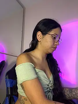 Snapshot of Rosita_forever_ chatting on April 1, 2026, 1:52 pm Rosita forever online show from April 1, 2026, 1:52 pm