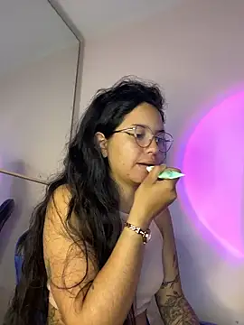 Snapshot of Rosita_forever_ chatting on April 3, 2026, 12:36 pm Rosita forever online show from April 3, 2026, 12:36 pm