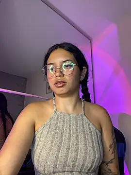 Snapshot of Rosita_forever_ chatting on April 15, 2026, 1:56 am Rosita forever online show from April 15, 2026, 1:56 am