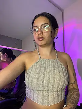 Snapshot of Rosita_forever_ chatting on April 15, 2026, 8:20 pm Rosita forever online show from April 15, 2026, 8:20 pm