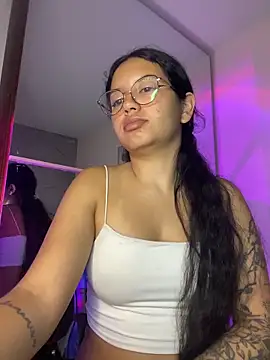 Snapshot of Rosita_forever_ chatting on April 17, 2026, 9:45 am Rosita forever online show from April 17, 2026, 9:45 am