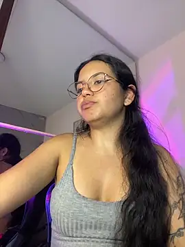 Snapshot of Rosita_forever_ chatting on April 18, 2026, 7:18 pm Rosita forever online show from April 18, 2026, 7:18 pm