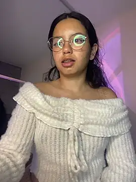 Snapshot of Rosita_forever_ chatting on April 22, 2026, 9:11 am Rosita forever online show from April 22, 2026, 9:11 am