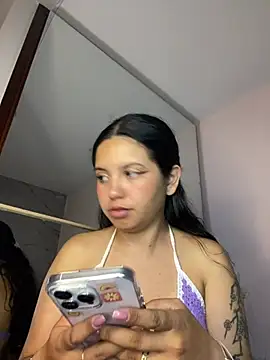 Snapshot of Rosita_forever_ chatting on May 18, 2026, 12:55 pm Rosita forever online show from May 18, 2026, 12:55 pm
