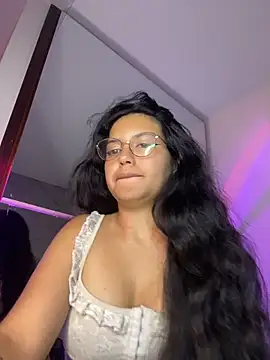 Snapshot of Rosita_forever_ chatting on May 20, 2026, 10:10 am Rosita forever online show from May 20, 2026, 10:10 am