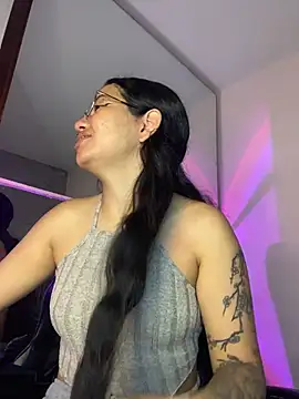 Snapshot of Rosita_forever_ chatting on May 25, 2026, 2:23 pm Rosita forever online show from May 25, 2026, 2:23 pm