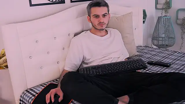 Devin Jay online show from January 7, 2025, 4:48 pm