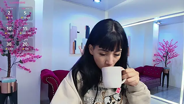 Leia queens online show from September 26, 2025, 11:14 am