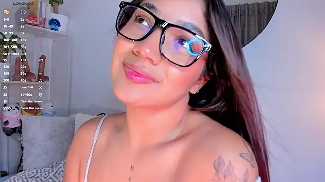 Snapshot of martina_roldam chatting on February 26, 2025, 11:59 pm martina roldam online show from February 26, 2025, 11:59 pm
