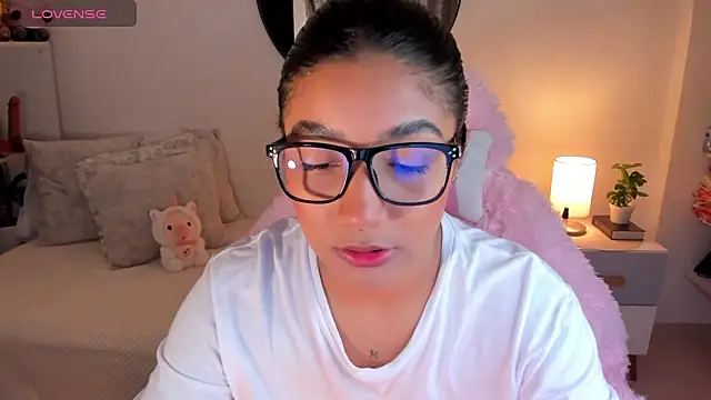 Snapshot of martina_roldam chatting on March 5, 2025, 1:42 am martina roldam online show from March 5, 2025, 1:42 am