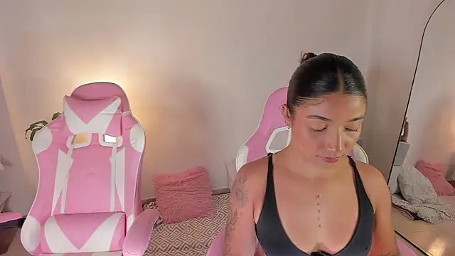 Snapshot of martina_roldam chatting on October 8, 2025, 1:58 am martina roldam online show from October 8, 2025, 1:58 am