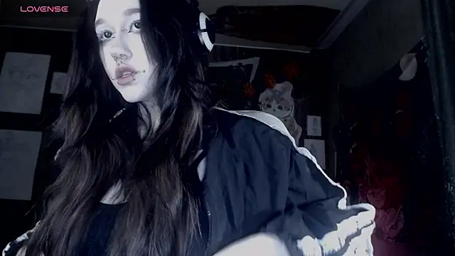Snapshot of chloe_crystall_killer chatting on April 10, 2026, 1:33 am chloe crystall killer online show from April 10, 2026, 1:33 am