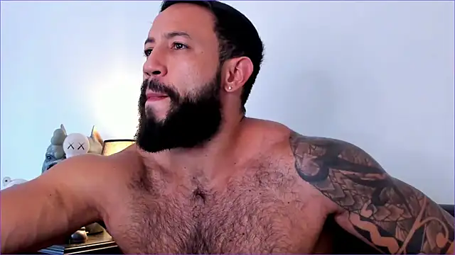 BradLeon  online show from November 28, 2025, 7:38 pm