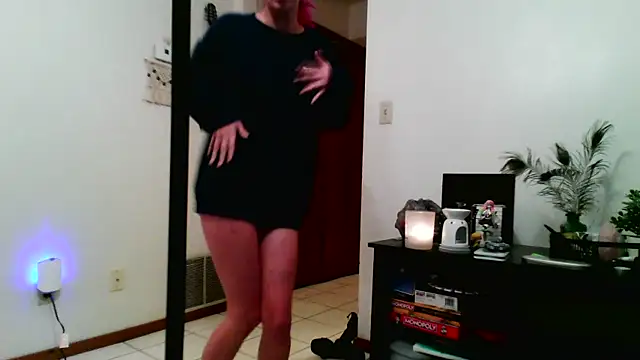 Snapshot of BedroomBarbie chatting on October 4, 2025, 10:30 pm BedroomBarbie online show from October 4, 2025, 10:30 pm