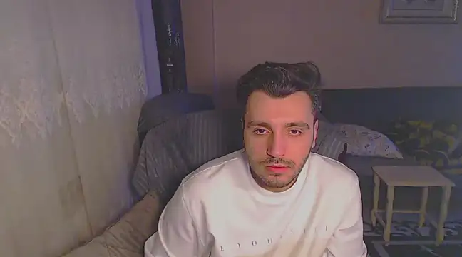 Snapshot of handsomeee04 chatting on February 3, 2025, 9:39 pm handsomeee04 online show from February 3, 2025, 9:39 pm