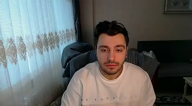 Snapshot of handsomeee04 chatting on February 8, 2025, 1:54 pm handsomeee04 online show from February 8, 2025, 1:54 pm