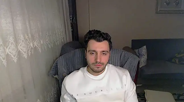 Snapshot of handsomeee04 chatting on February 9, 2025, 12:39 am handsomeee04 online show from February 9, 2025, 12:39 am