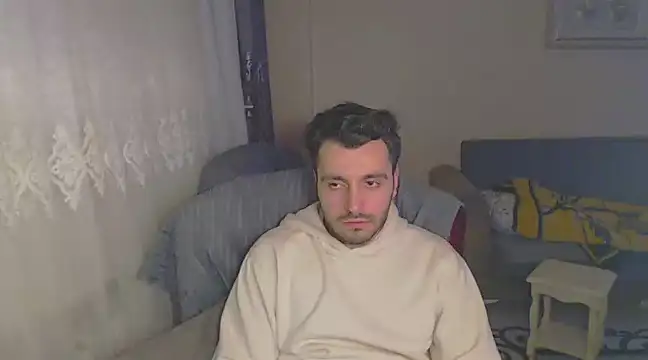 Snapshot of handsomeee04 chatting on February 11, 2025, 12:28 am handsomeee04 online show from February 11, 2025, 12:28 am